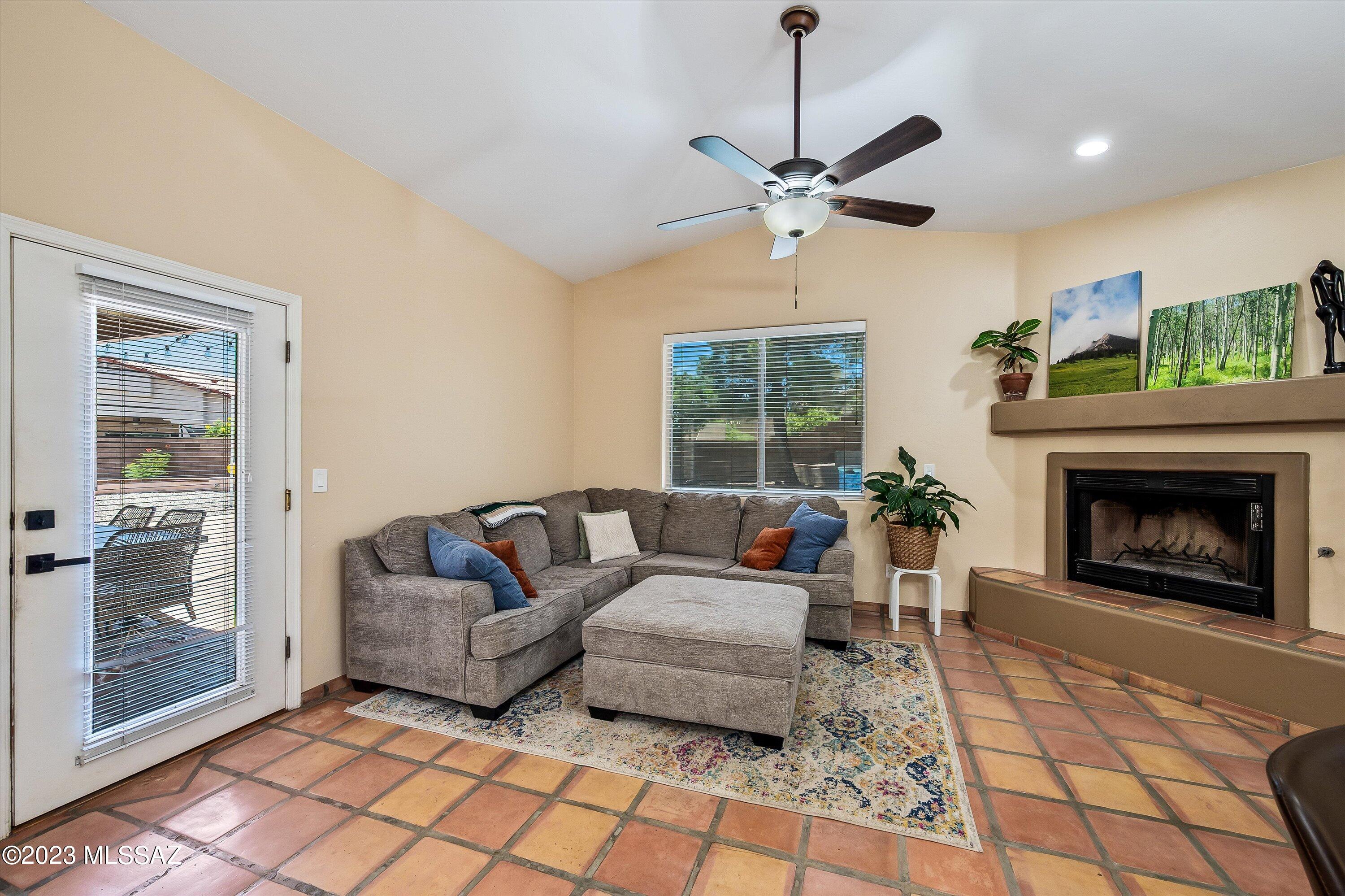412 Ajax Peak Road Oro Valley, AZ 85737 - Photo 9 of 36