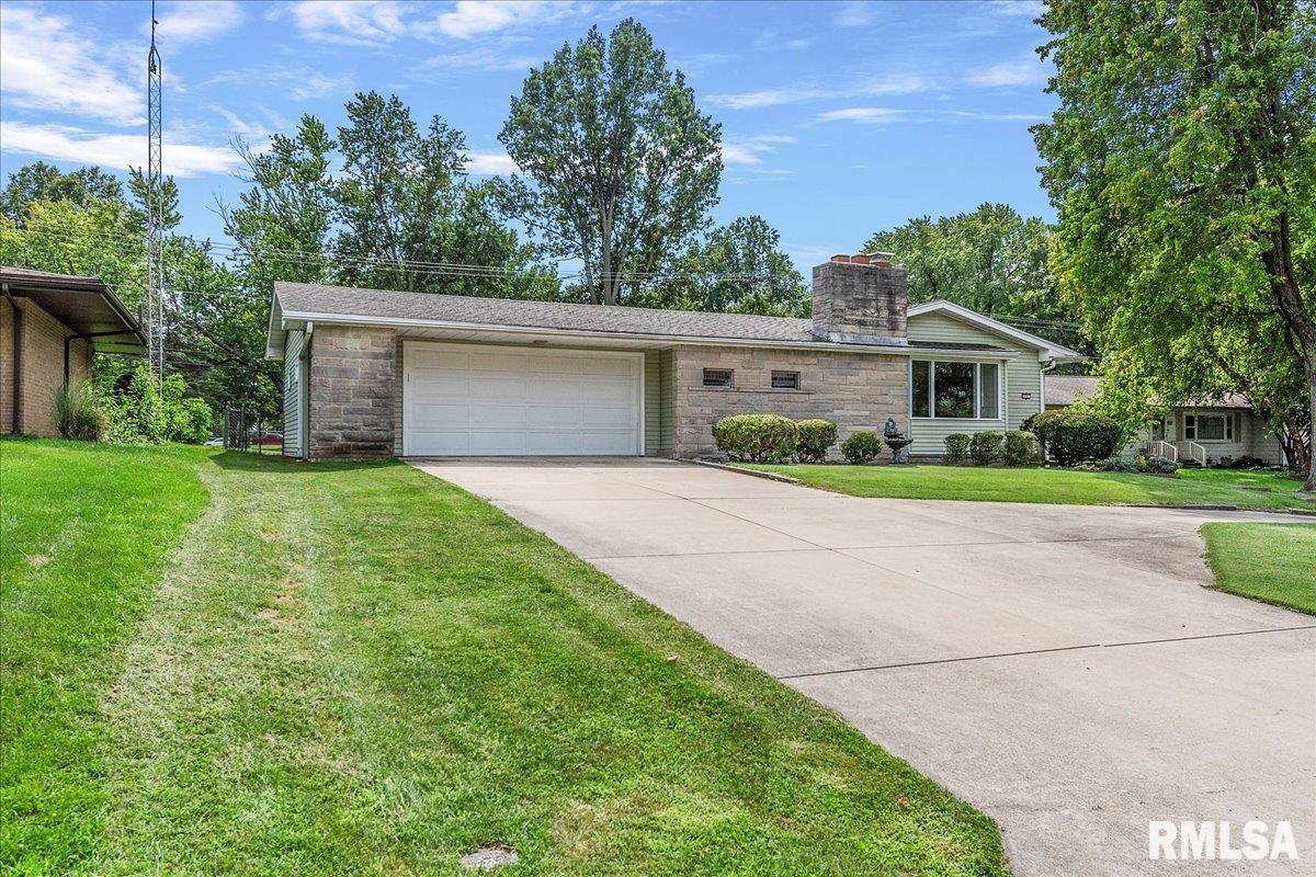 117 Greencastle Circle Springfield, IL 62712 - Photo 2 of 42