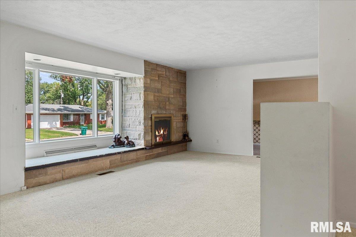 117 Greencastle Circle Springfield, IL 62712 - Photo 3 of 42