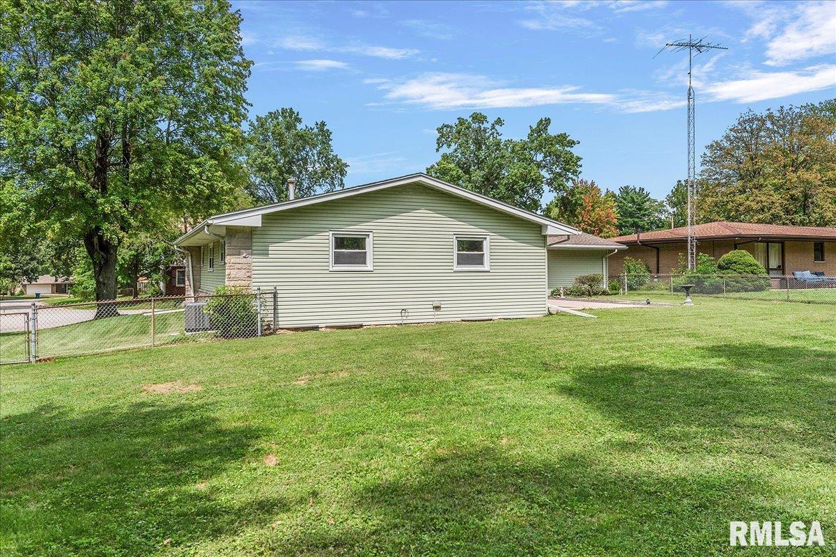 117 Greencastle Circle Springfield, IL 62712 - Photo 36 of 42