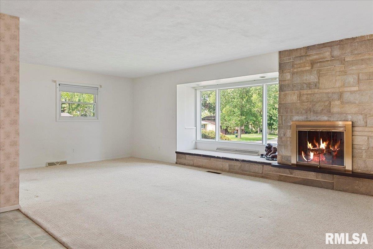 117 Greencastle Circle Springfield, IL 62712 - Photo 5 of 42