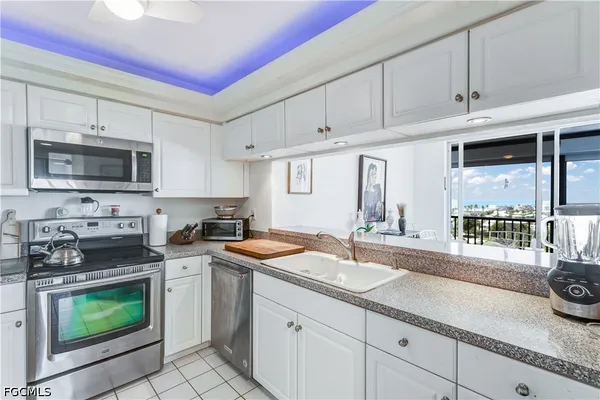 $749,000 | 4753 Estero Boulevard, Unit 905, Fort Myers Beach, FL 33931