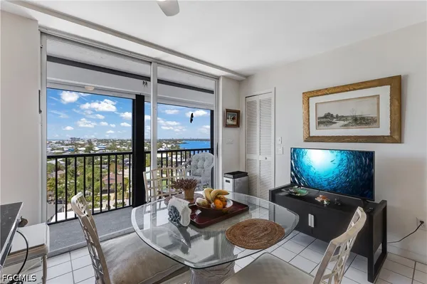 $749,000 | 4753 Estero Boulevard, Unit 905, Fort Myers Beach, FL 33931