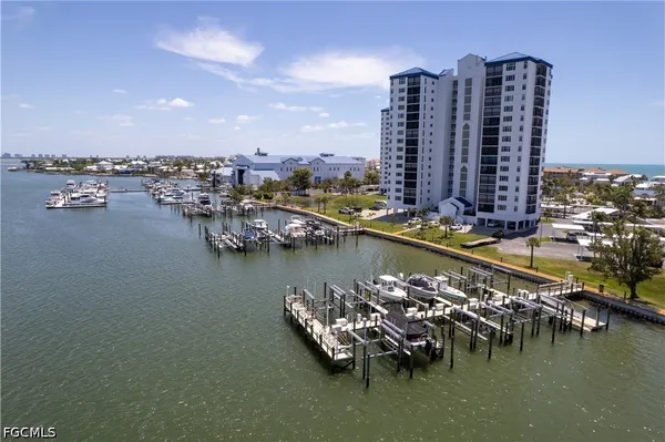 $749,000 | 4753 Estero Boulevard, Unit 905, Fort Myers Beach, FL 33931