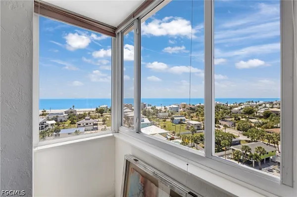 $749,000 | 4753 Estero Boulevard, Unit 905, Fort Myers Beach, FL 33931