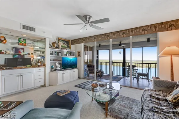 $749,000 | 4753 Estero Boulevard, Unit 905, Fort Myers Beach, FL 33931