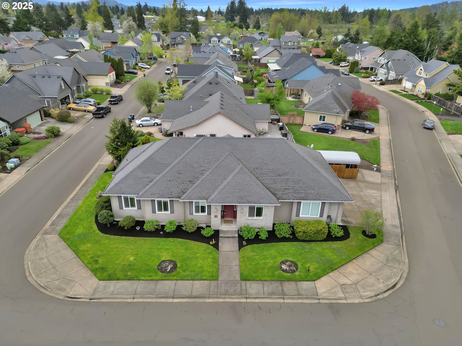 6745 Jacob Lane Springfield, OR 97478 - Photo 3 of 48