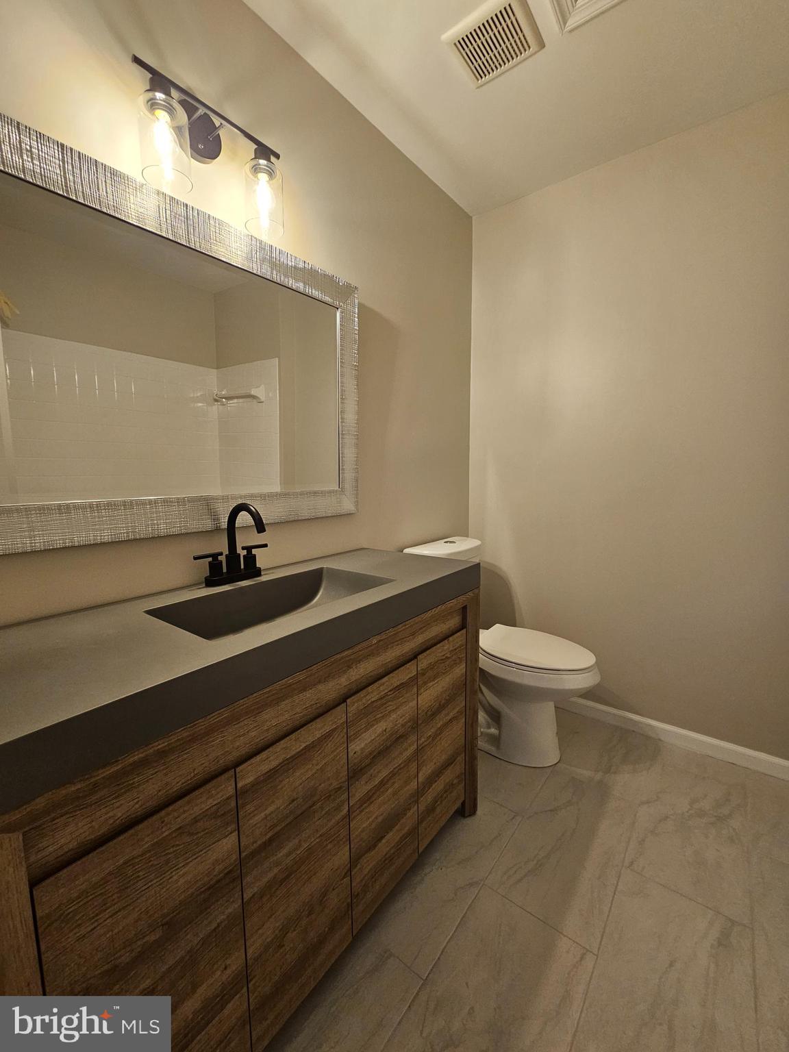 6388 Trips Way Springfield, VA 22150 - Photo 6 of 12