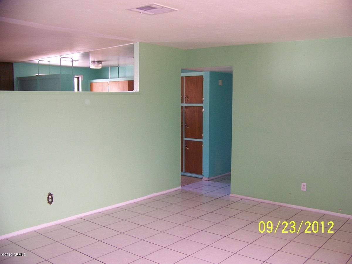 5208 West Osborn Road Phoenix, AZ 85031 - Photo 2 of 13 9-23-2012 066