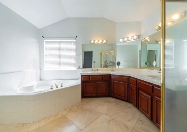 $3,200 | 5742 West Palo Alto Avenue, Fresno, CA 93722