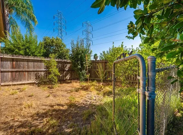 $3,200 | 5742 West Palo Alto Avenue, Fresno, CA 93722