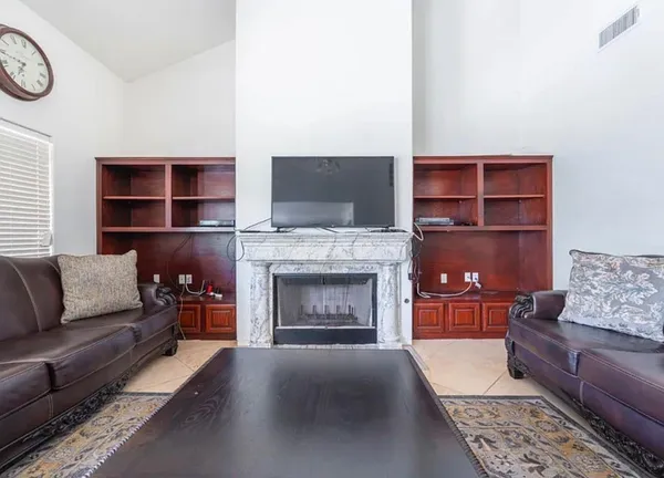 $3,200 | 5742 West Palo Alto Avenue, Fresno, CA 93722