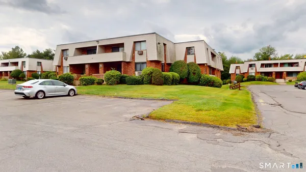 $129,900 | 565 Talcottville Road, Vernon, CT 06066
