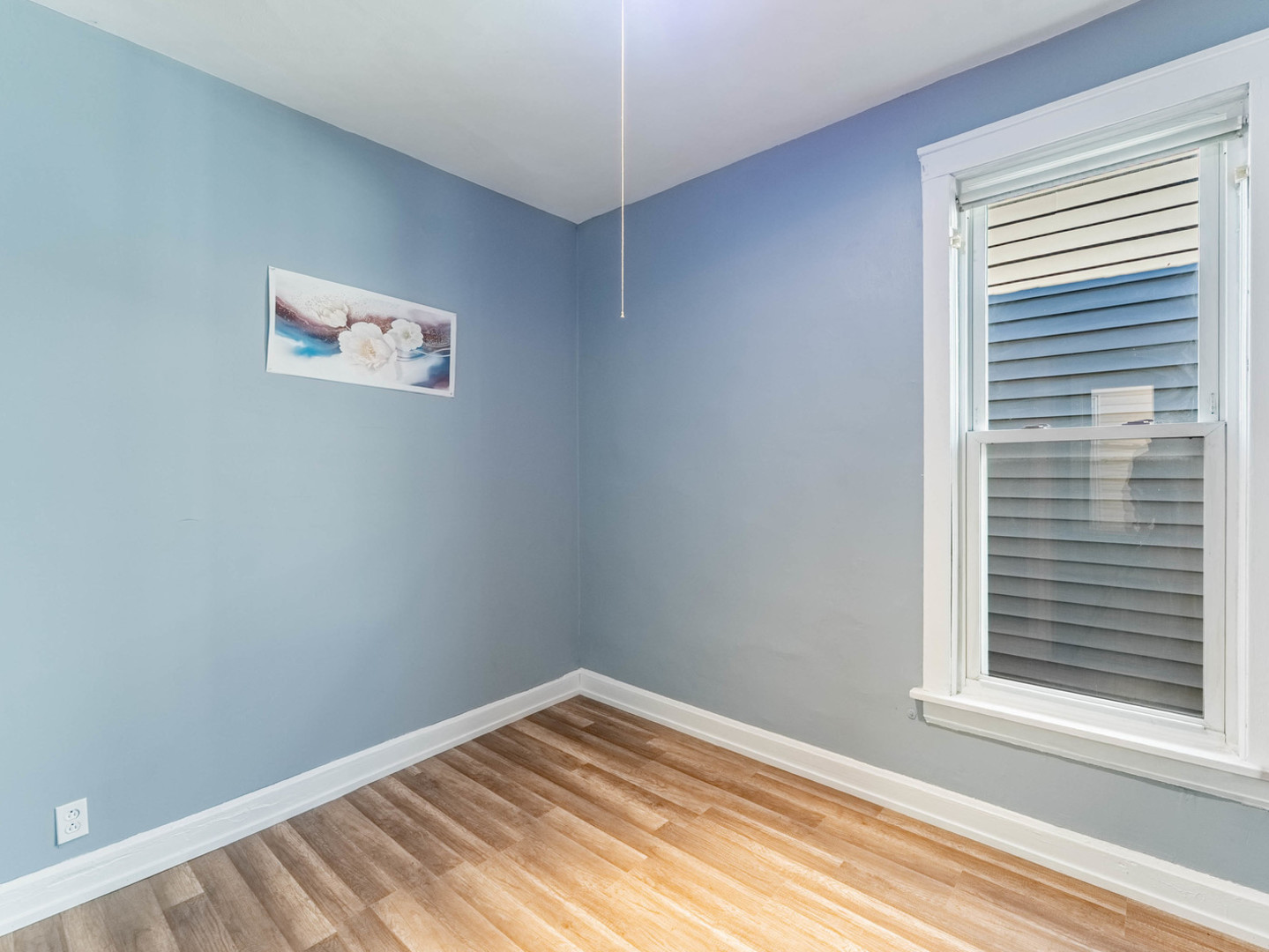 7041 South Throop Street Chicago, IL 60636 - Photo 14 of 36 a view of a window in a room