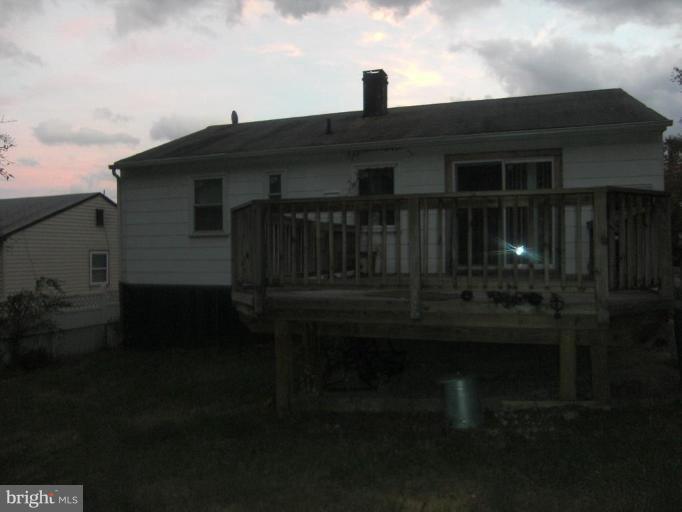 Exterior (Rear)
