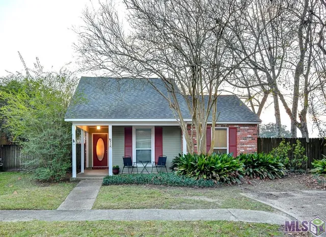 $249,000 | 210 Meadow Bend Drive, Baton Rouge, LA 70820