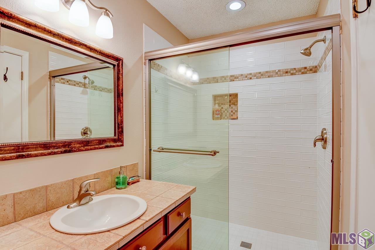 210 Meadow Bend Drive Baton Rouge, LA 70820 - Photo 12 of 27