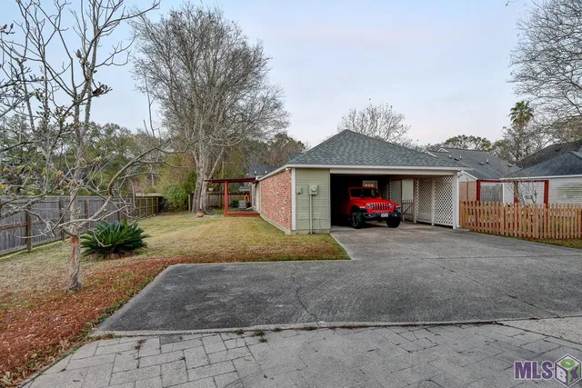 $249,000 | 210 Meadow Bend Drive, Baton Rouge, LA 70820