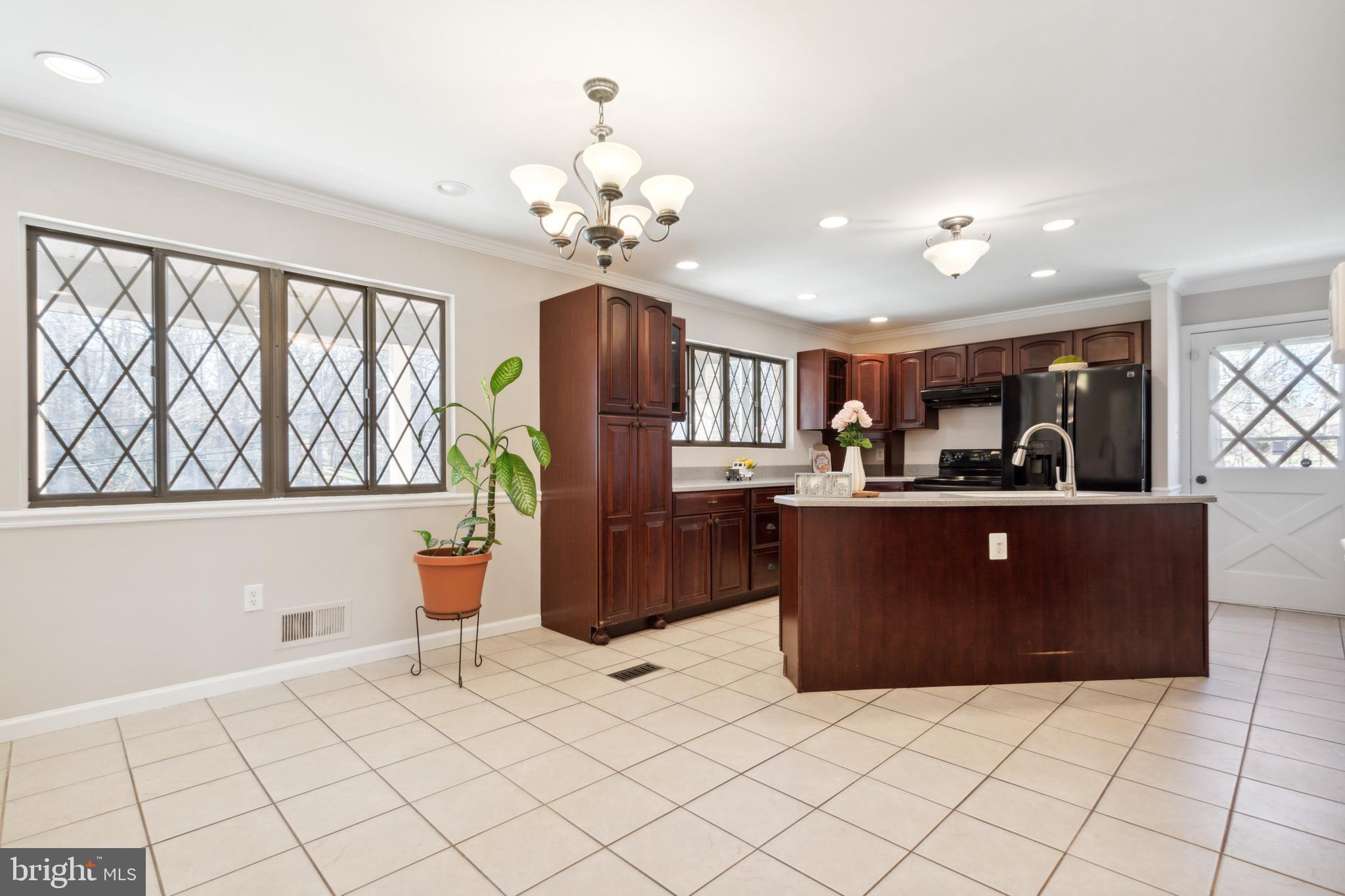12353 Purcell Road Manassas, VA 20112 - Photo 7 of 25 Gallery Image 7