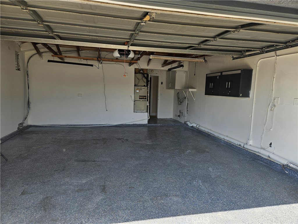 4481 Wyngate Circle Irvine, CA 92604 - Photo 42 of 42 a view of a garage