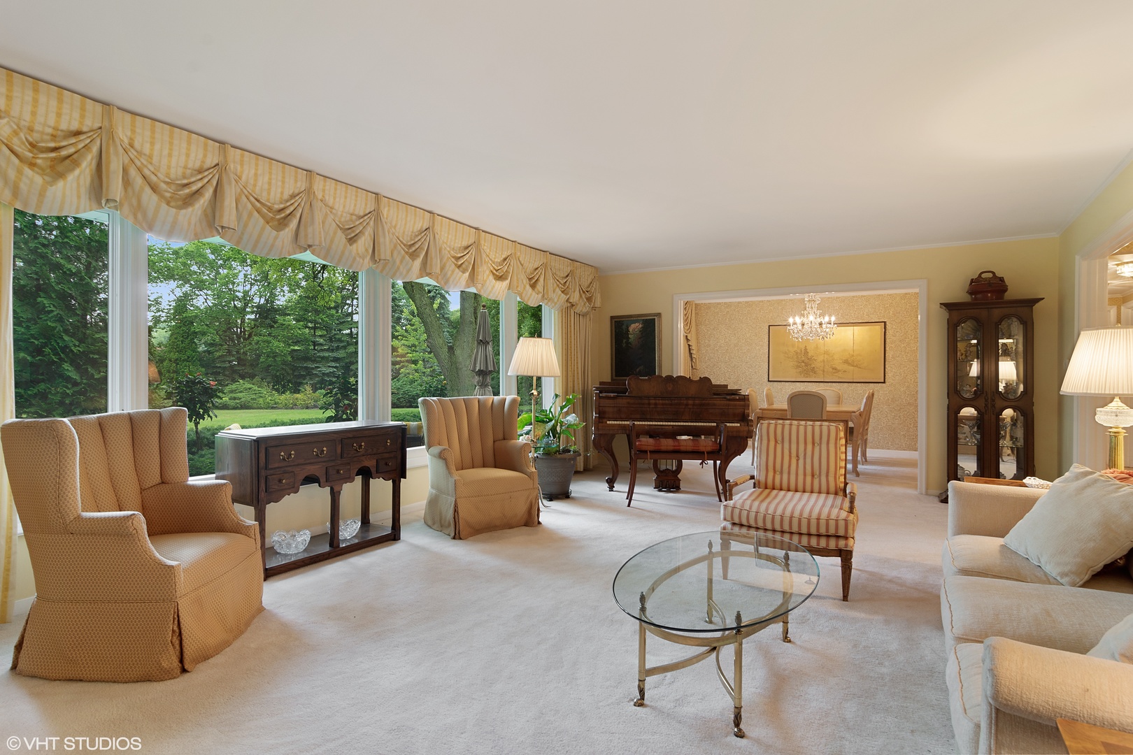 196 Coach Road Northfield, IL 60093 - Photo 5 of 36 a living room with furniture and a floor to ceiling window
