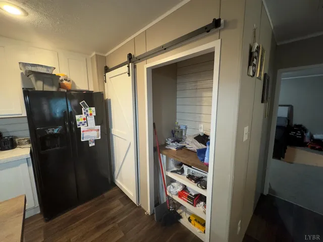 a view of a walk in closet