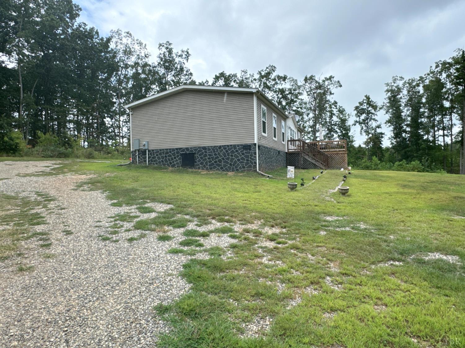 3772 Promise Land Road Appomattox, VA 24522 - Photo 6 of 28 a fire hydrant in the middle of a field