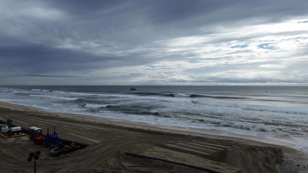 518 Beach Street Encinitas, CA 92024 - Photo 25 of 43 a view of a stove