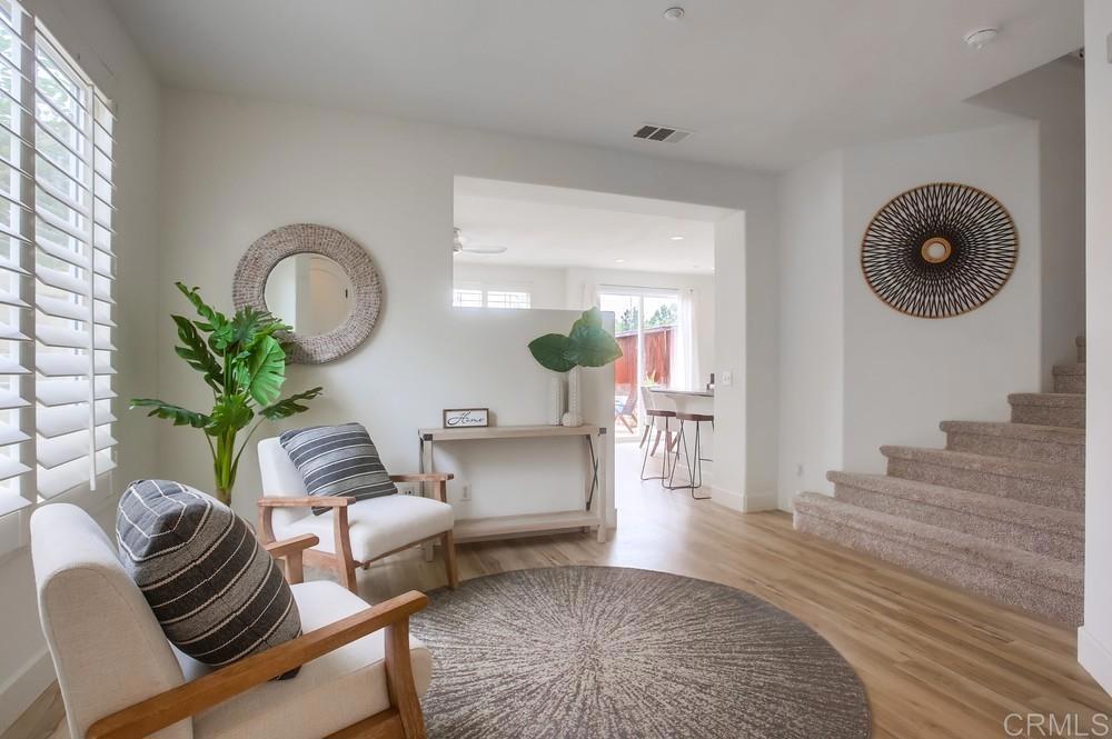 518 Beach Street Encinitas, CA 92024 - Photo 7 of 43 a living room with furniture