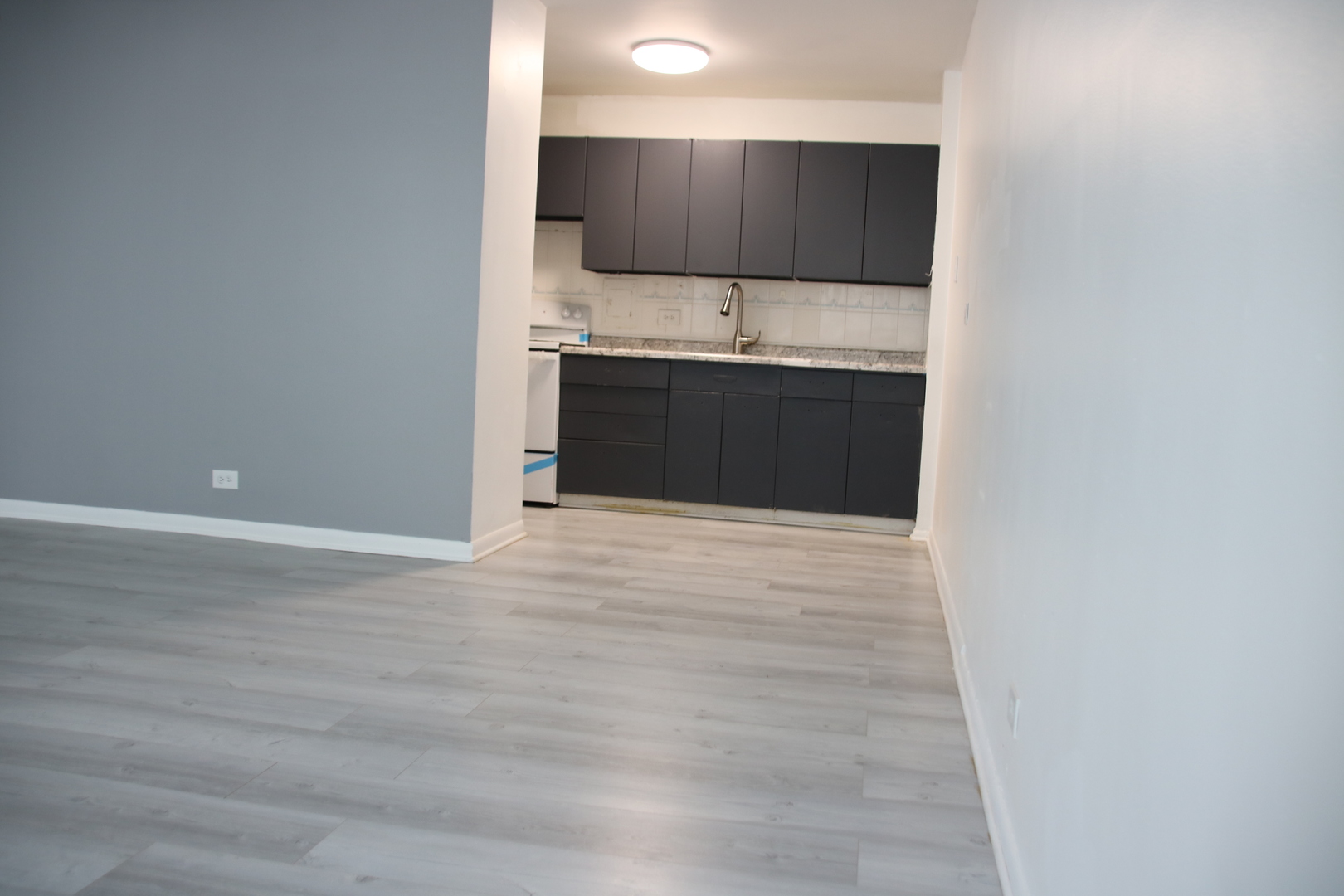 5701 North Sheridan Road, Unit 14E Chicago, IL 60660 - Photo 12 of 24