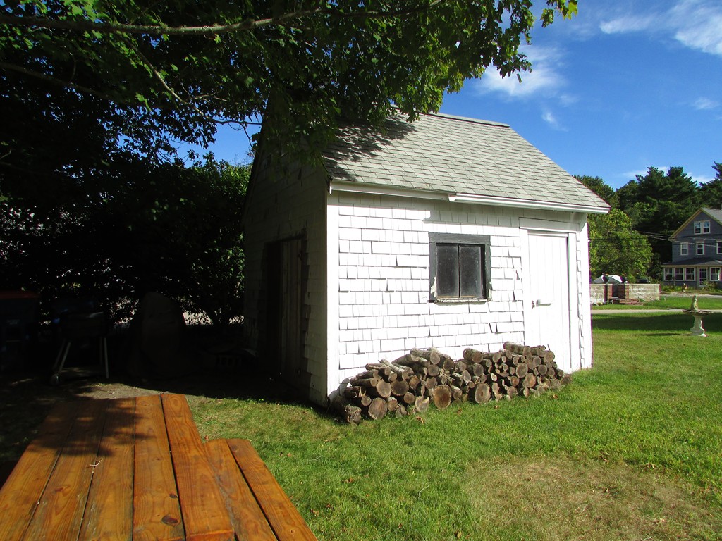 377 County Road Rochester, MA 02576 - Photo 6 of 28 a backyard of a house with lots of green space