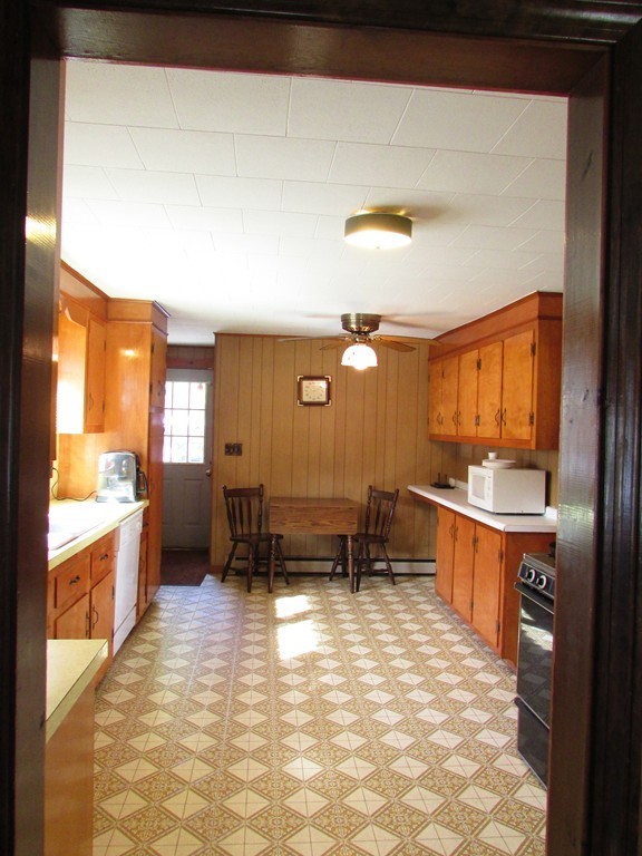 377 County Road Rochester, MA 02576 - Photo 9 of 28 a large bathroom with a large window