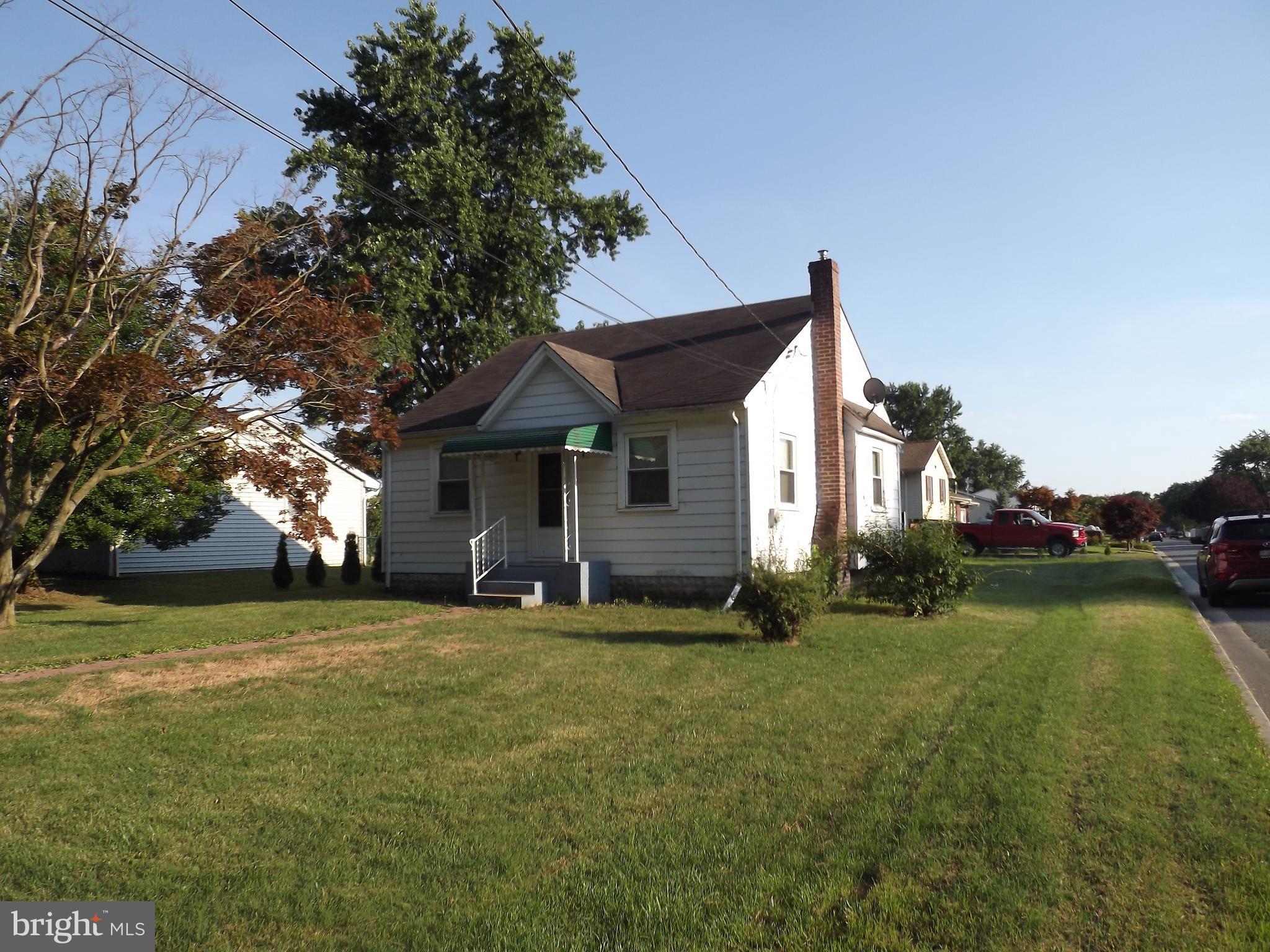 7611 Sparrows Point Boulevard Baltimore, MD 21219 - Photo 2 of 5 Exterior (Front)