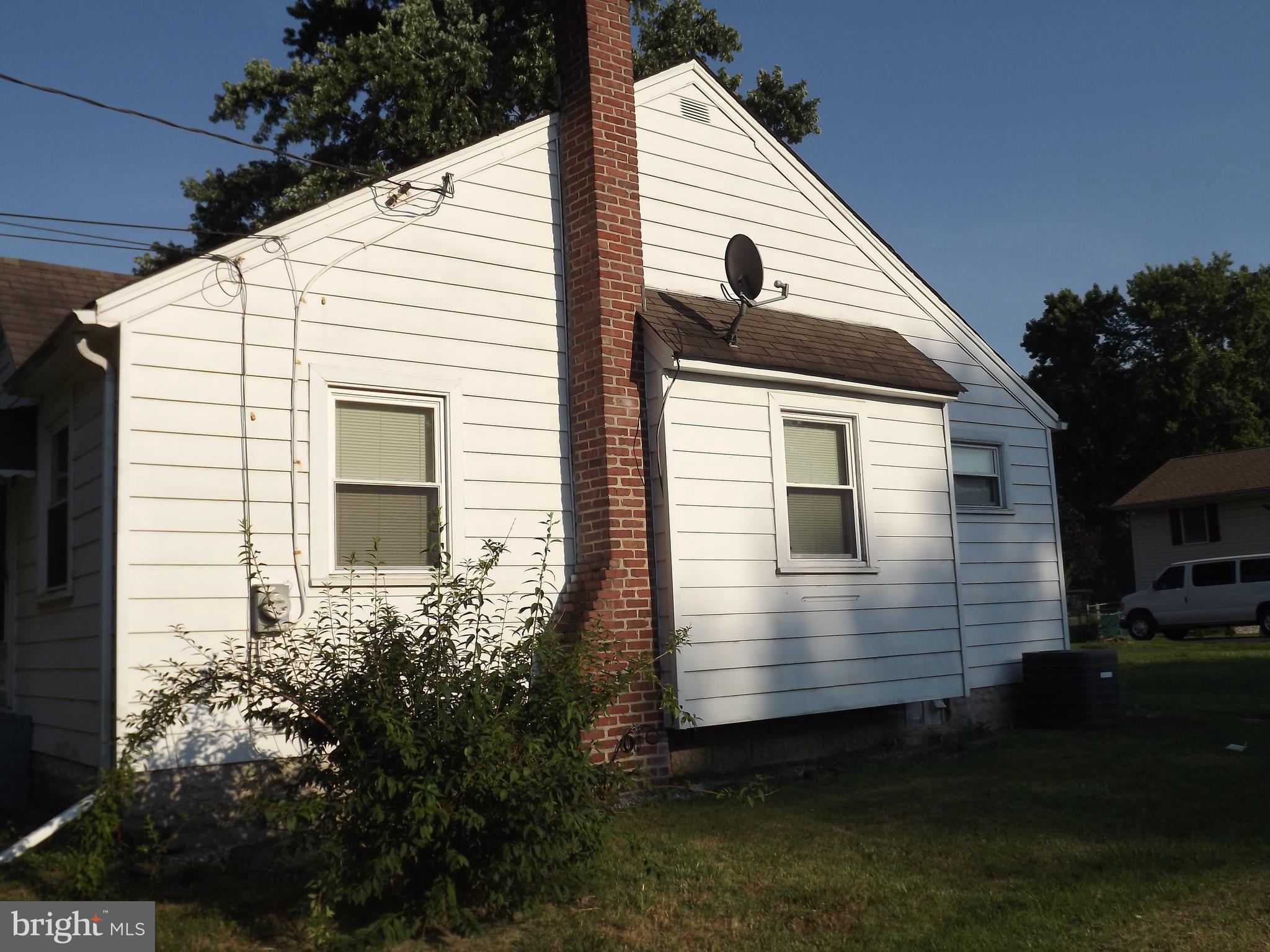 7611 Sparrows Point Boulevard Baltimore, MD 21219 - Photo 4 of 5 Exterior (General)