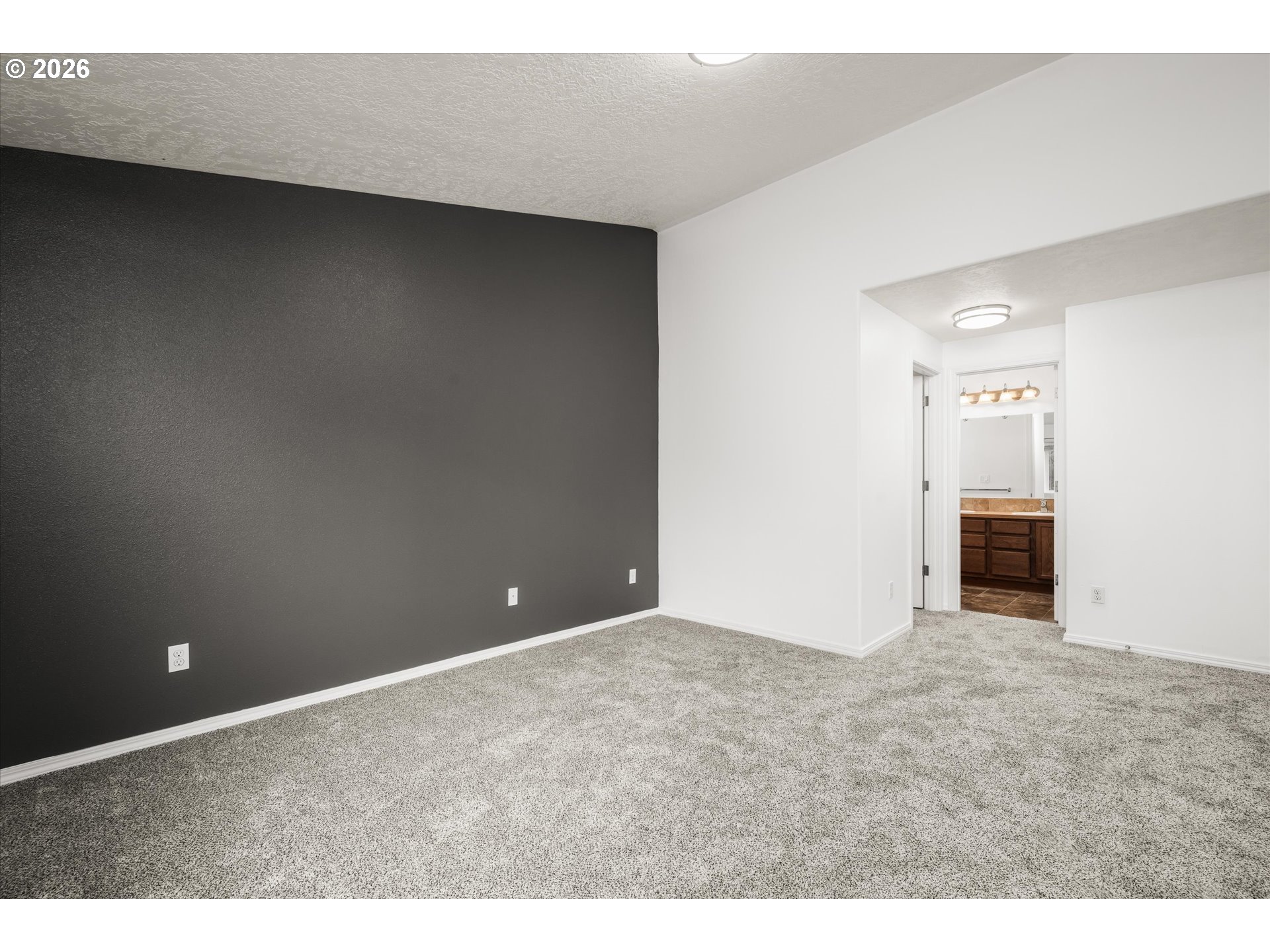 553 South 48th Place Springfield, OR 97478 - Photo 11 of 30 Primary Bedroom