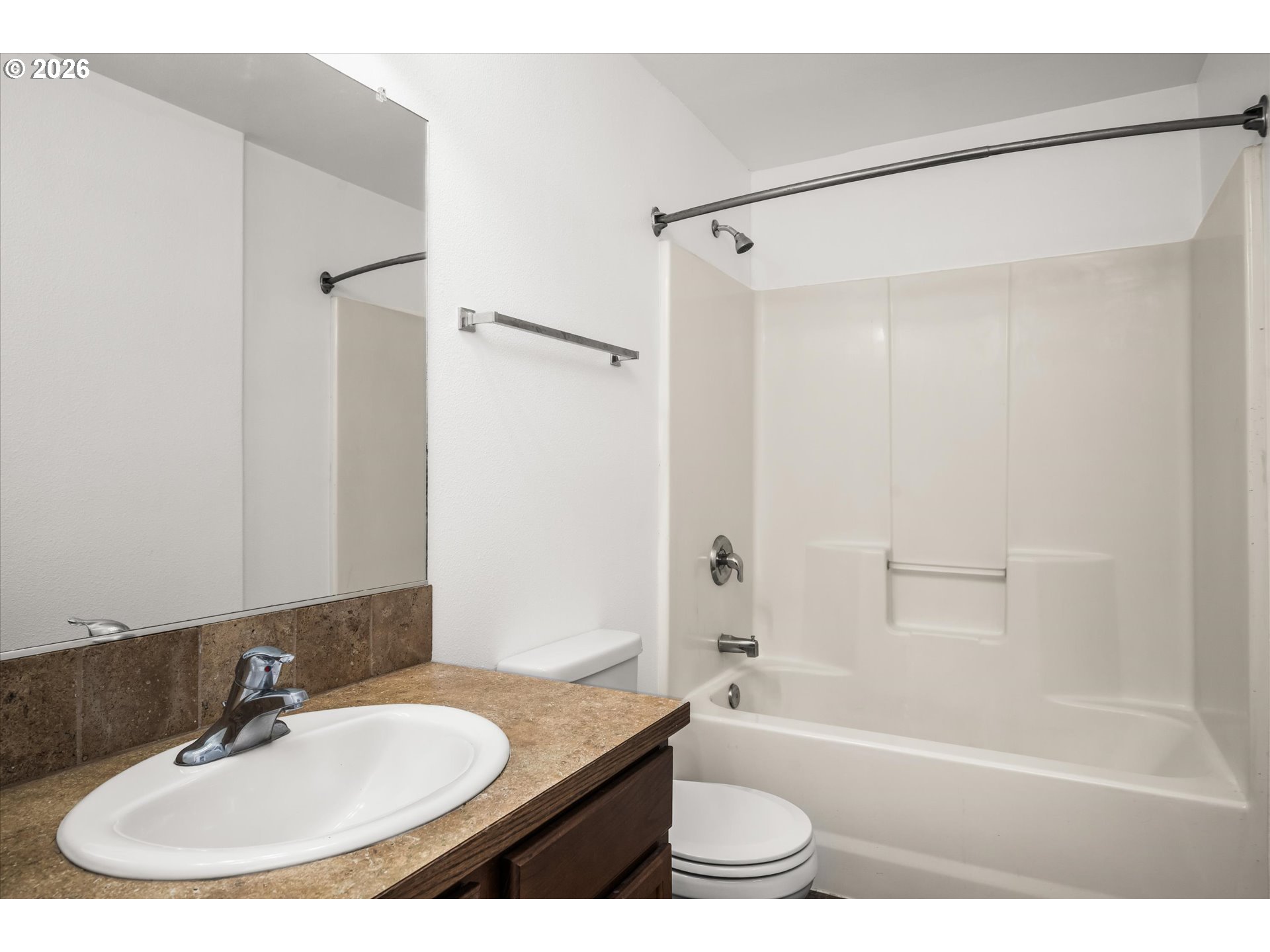 553 South 48th Place Springfield, OR 97478 - Photo 21 of 30 Bathroom