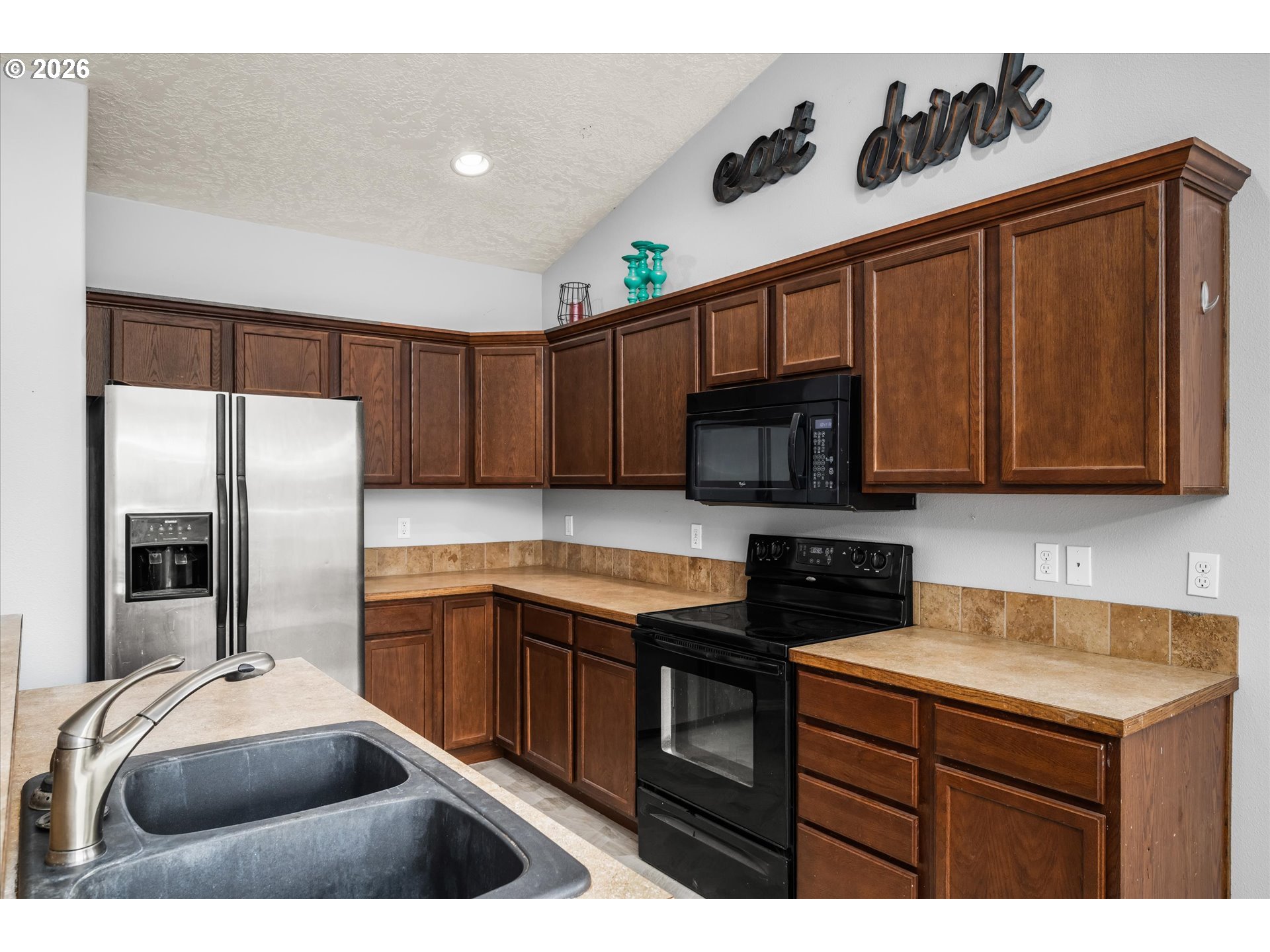 553 South 48th Place Springfield, OR 97478 - Photo 4 of 30 Kitchen