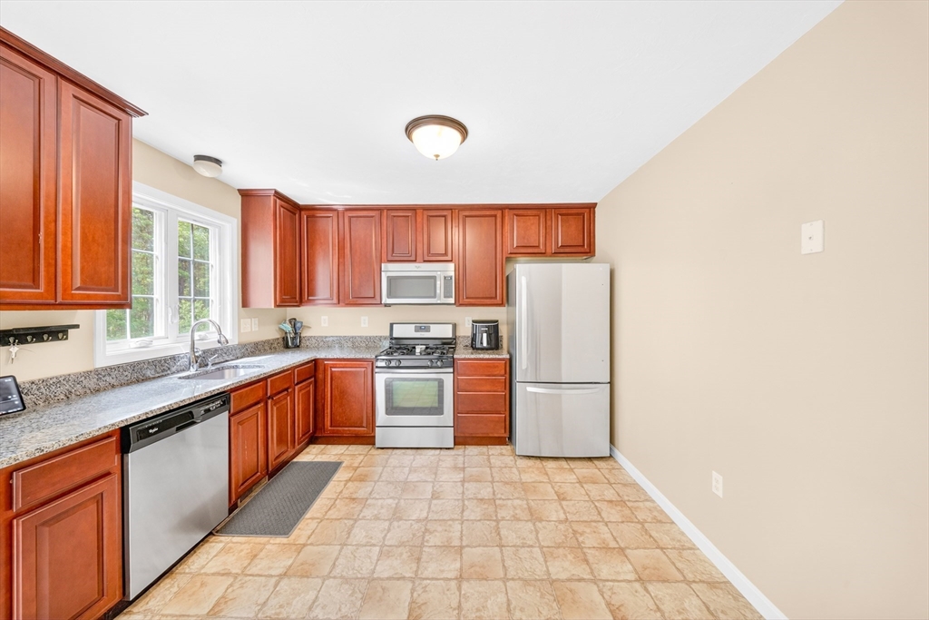 41 Boston Road, Unit 491 Billerica, MA 01862 - Photo 4 of 39