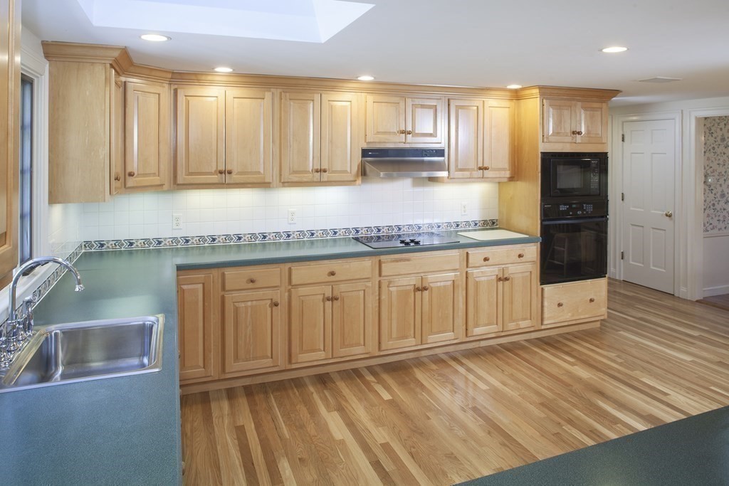 15 Amber Road Hingham, MA 02043 - Photo 9 of 34 Gallery Image 9