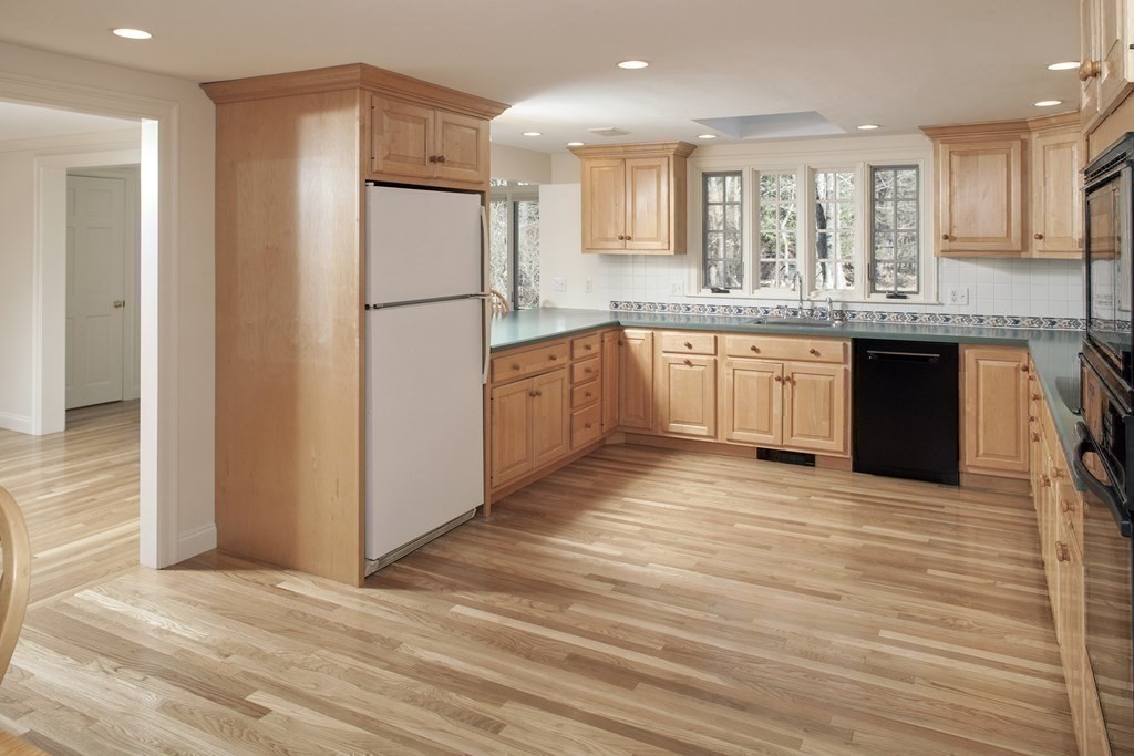 15 Amber Road Hingham, MA 02043 - Photo 10 of 34 Gallery Image 10