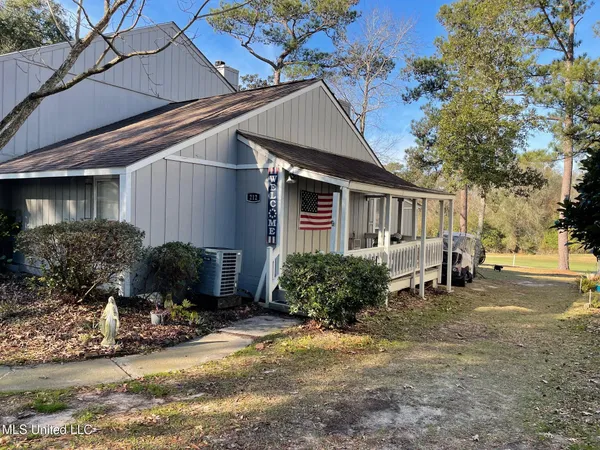 $161,500 | 212 Highpoint Drive, Diamondhead, MS 39525