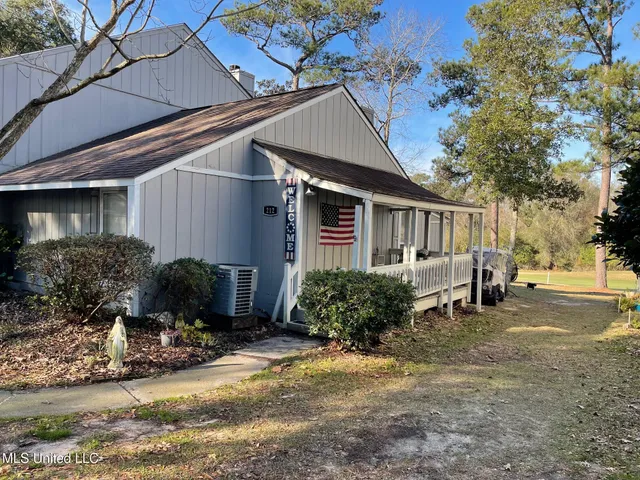 $165,000 | 212 Highpoint Drive, Diamondhead, MS 39525