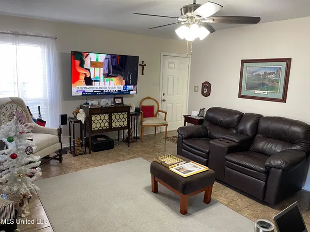 $165,000 | 212 Highpoint Drive, Diamondhead, MS 39525