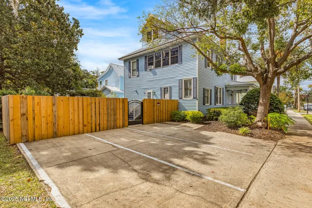 $2,500,000 | 102 South 7th Street, Fernandina Beach, FL 32034