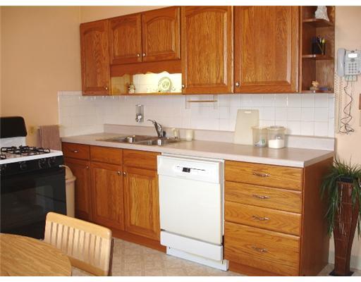1005 2nd Street McKees Rocks, PA 15136 - Photo 3 of 9 Kitchen.