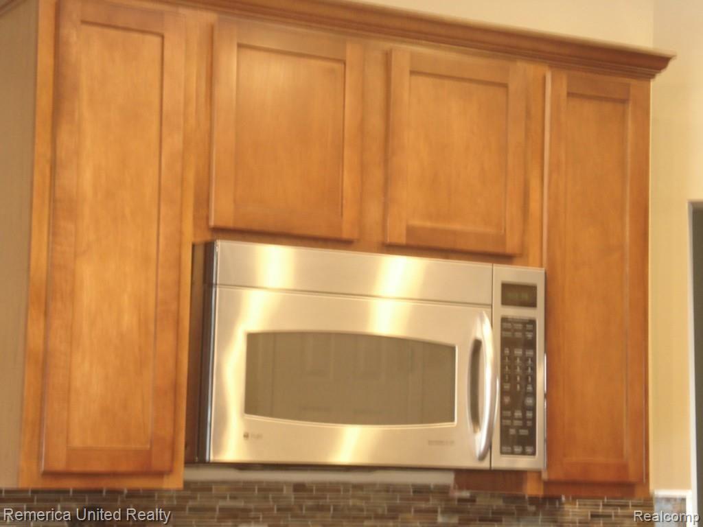 49816 Potomac Road Canton, MI 48188 - Photo 23 of 44 POTOMAC 060.jpg