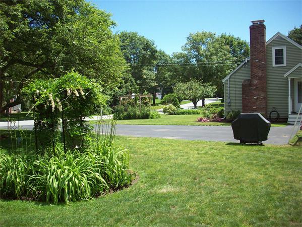 5 Honeysuckle Road Hamilton, MA 01982 - Photo 3 of 26 Gallery Image 3