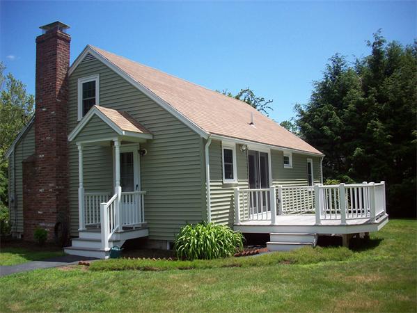 5 Honeysuckle Road Hamilton, MA 01982 - Photo 4 of 26 Gallery Image 4