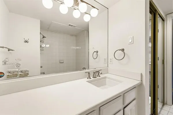 $299,000 | 5200 Martel Avenue, Unit 18D, Dallas, TX 75206