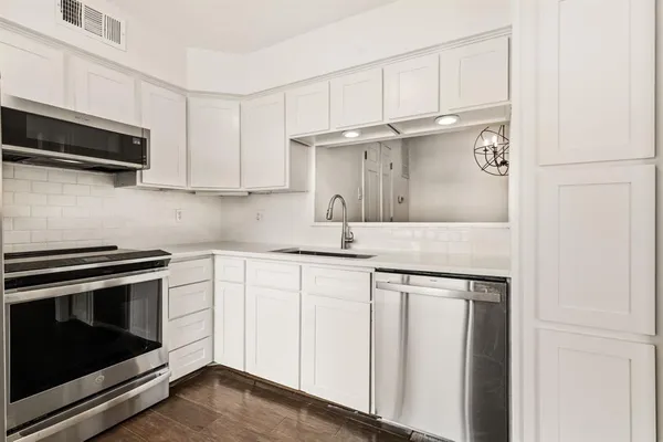 $299,000 | 5200 Martel Avenue, Unit 18D, Dallas, TX 75206